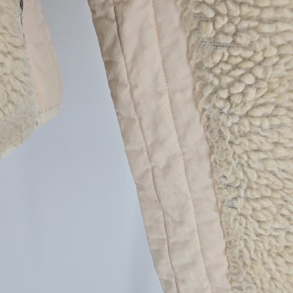 Patagonia Cream Teddy Jacket Full-Zip Stand-Up Collar - Picture 6 of 14